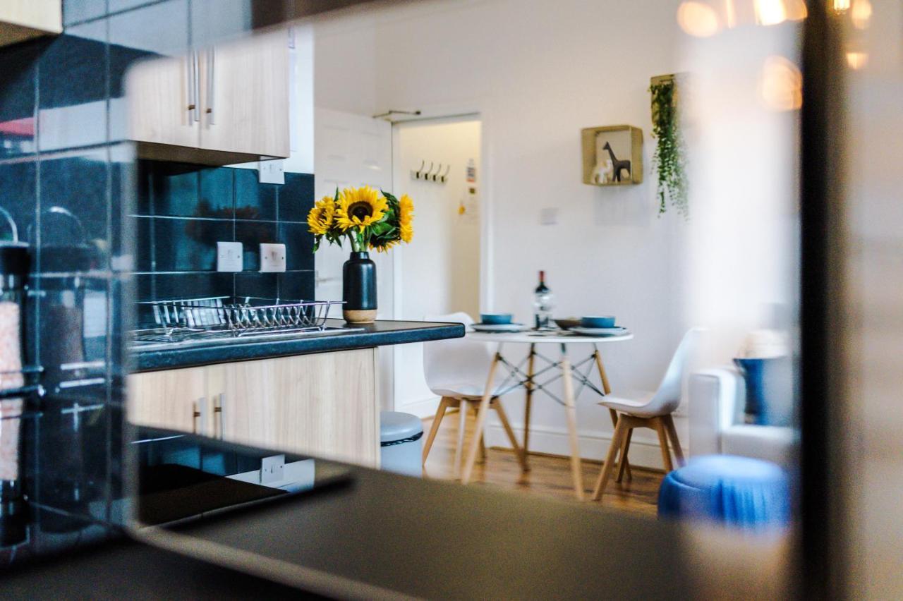 Bright 1-Bed Apartment In Chester By 53 Degrees Property, Ideal For Professionals & Couples, Great Location - Sleeps 4 Eksteriør bilde