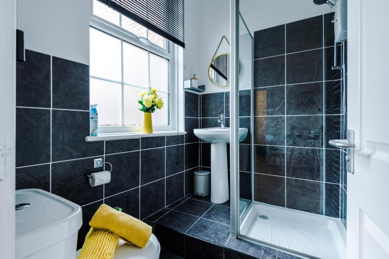 Bright 1-Bed Apartment In Chester By 53 Degrees Property, Ideal For Professionals & Couples, Great Location - Sleeps 4 Eksteriør bilde