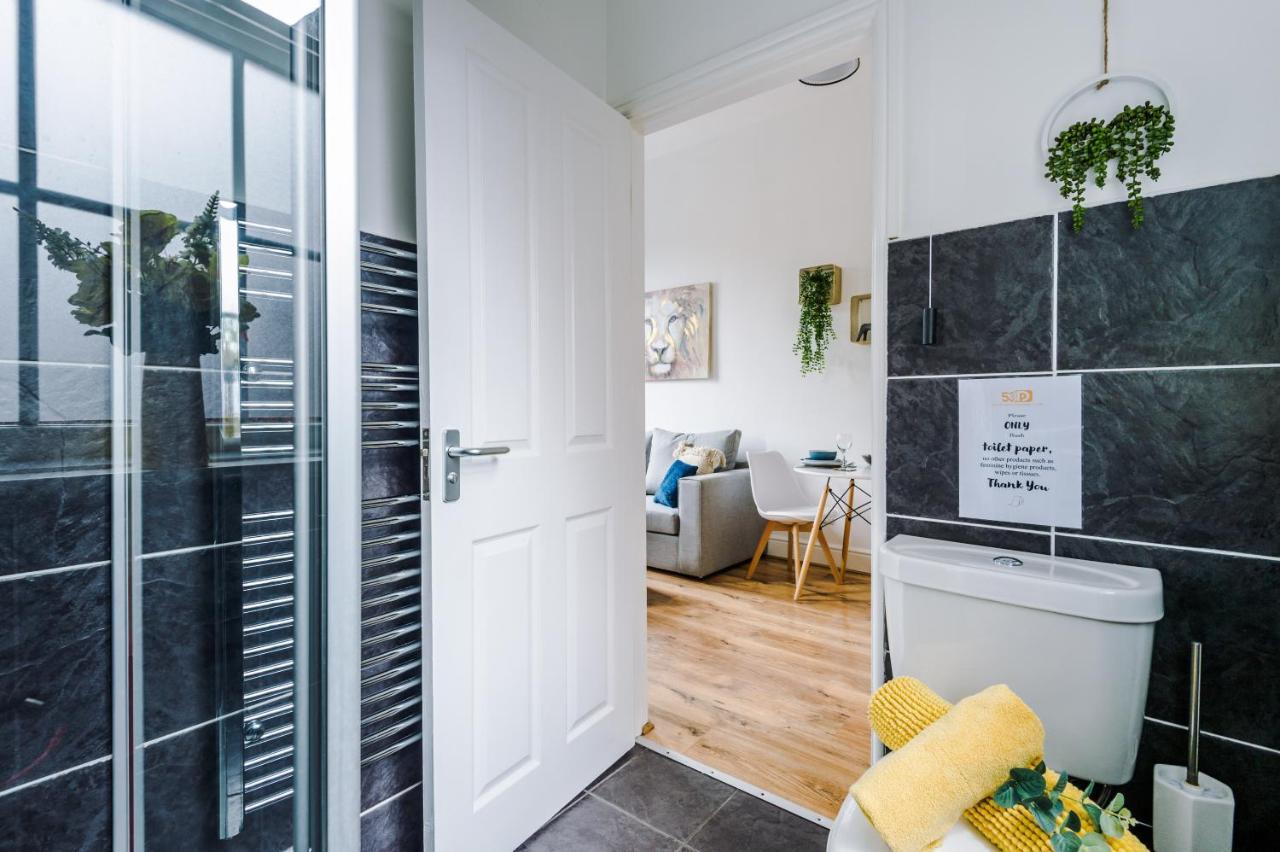 Bright 1-Bed Apartment In Chester By 53 Degrees Property, Ideal For Professionals & Couples, Great Location - Sleeps 4 Eksteriør bilde