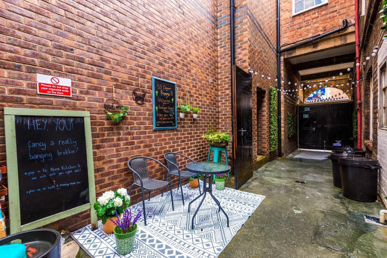 Bright 1-Bed Apartment In Chester By 53 Degrees Property, Ideal For Professionals & Couples, Great Location - Sleeps 4 Eksteriør bilde